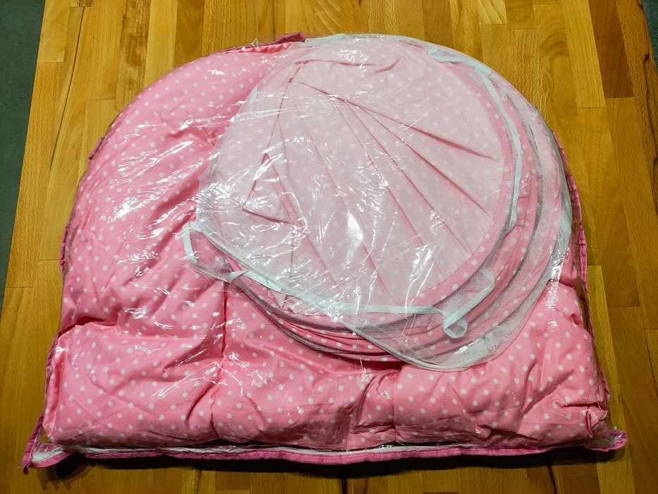 Преносима бебешка кошара с комарник