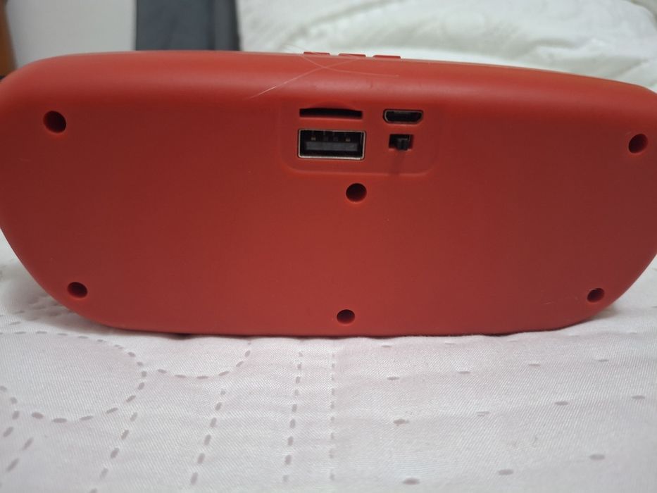 Vând boxă portabilă