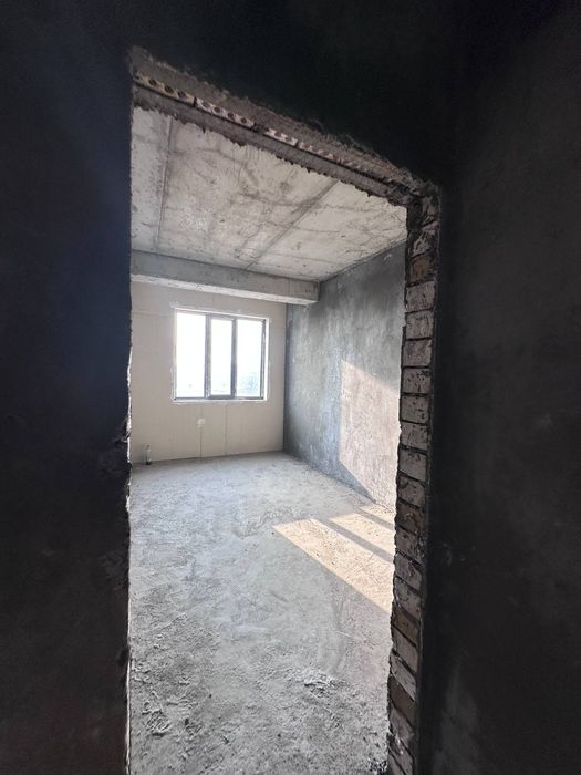 СРОЧНО! 
ПРОДАЁТСЯ 2/5/9 квартира в Новостройке 
Юнусабад 15 квартал