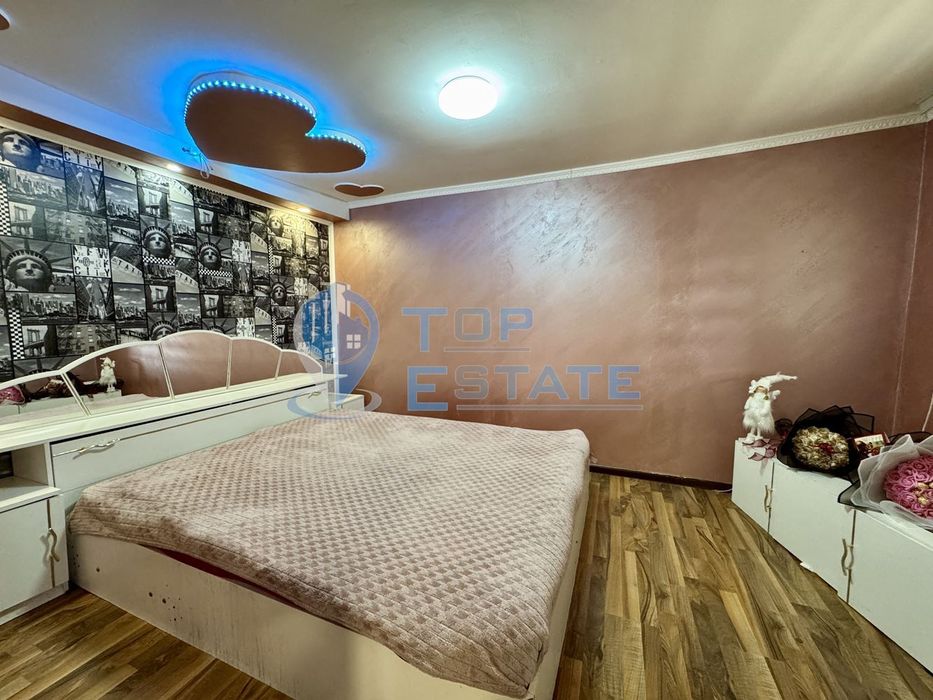 Обзаведена тухлена къща с прекрасен двор в град Полски Тръмбеш, облас