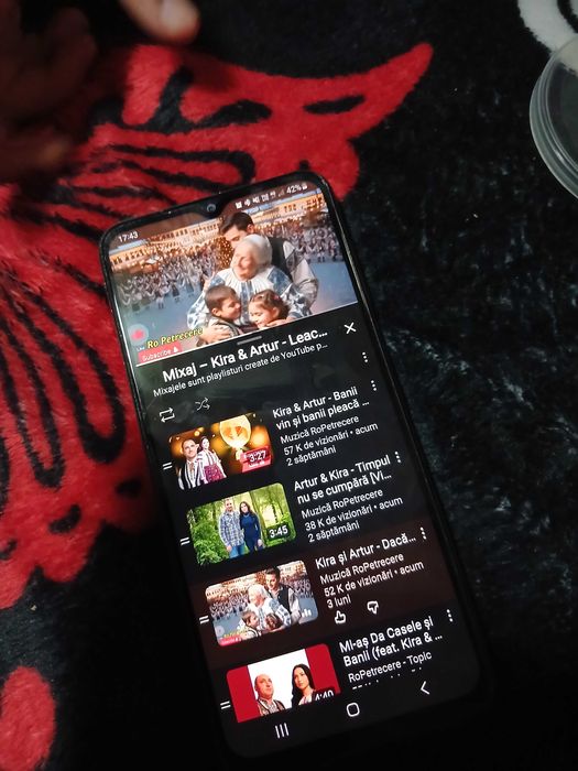 Vand acest telefon samsung a13 intr o stare buna