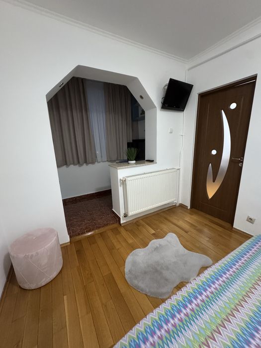 Inchiriez apartament