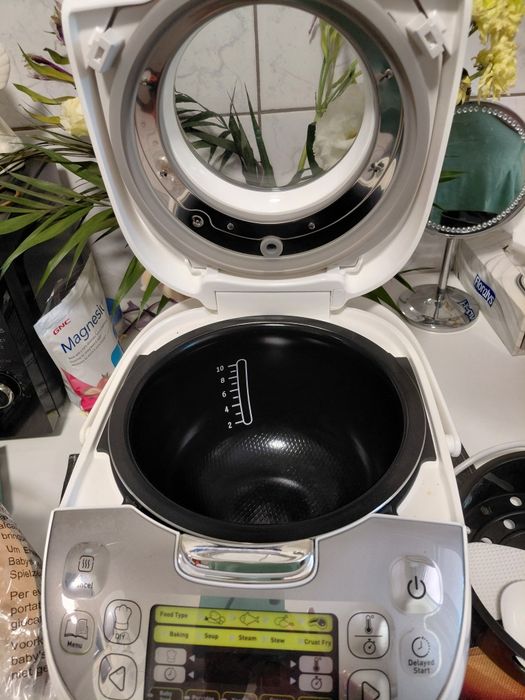 MULTICOOKER  750 W , 5 l ,45 programe ,nou
