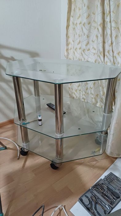 Продам столик журнальный