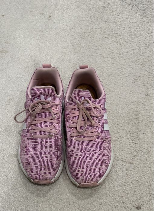 Детски розови маратонки Адидас за момиче