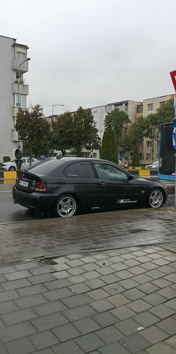 Vând  BMW  E46 compact  M-paket 
Anul 2004 motor 1.8 benzina 116cp eur