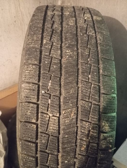 Зимние шины с дисками 215/70 R16