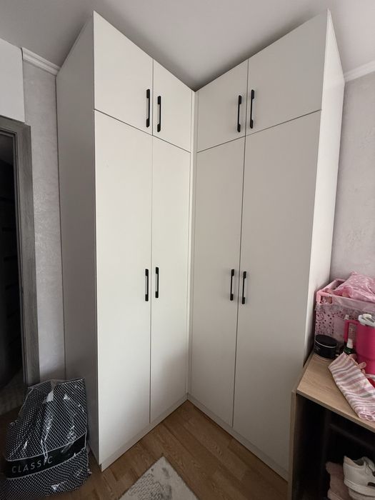 Продам угловой шкаф