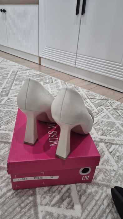 Платья свадебные и туфли