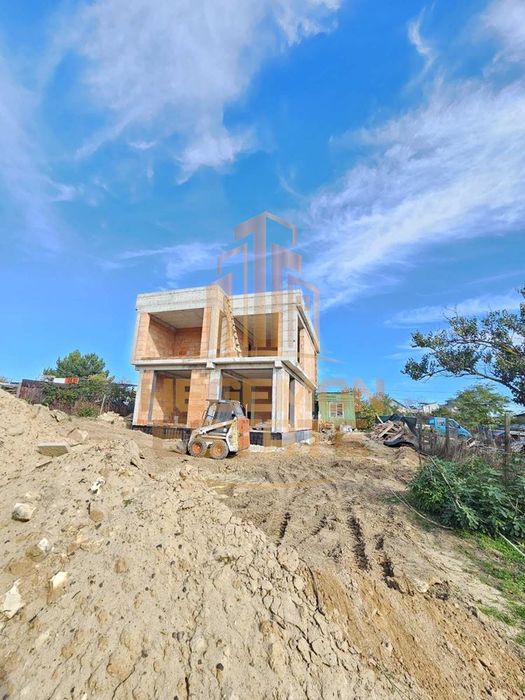 Продава се Къща в Варна, м-т Боровец - юг - 190 кв.м за 1309 €/кв.м - Снимка #1