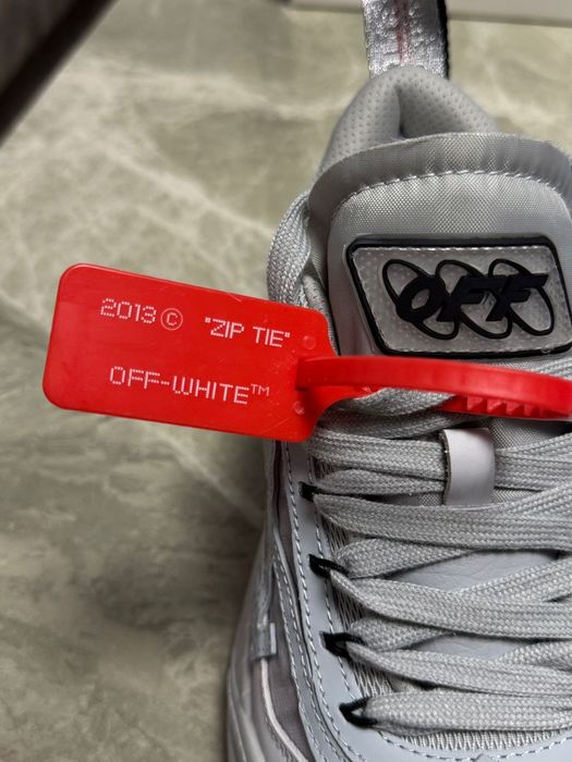 Vand off white odsy-1000