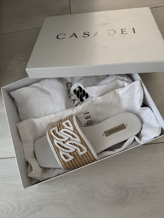 Уникални чехли Casadei, Prada