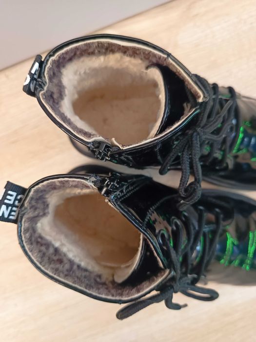 Детски зимни естествена кожа Trespass и боти черен лак