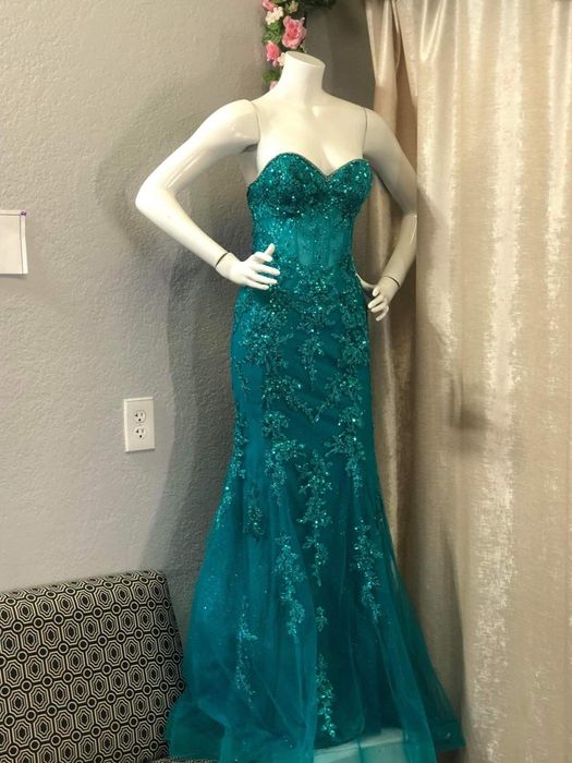 Рокля за спец.повод или бал.