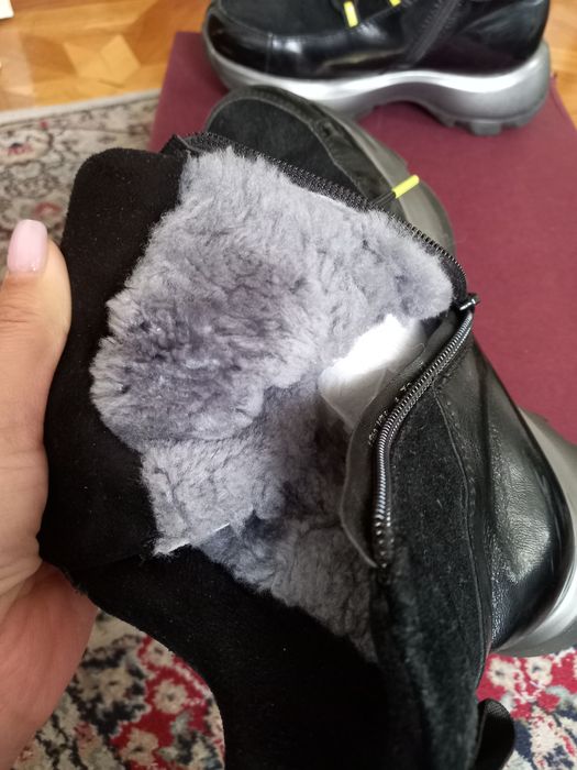 Продам подростковые зимние ботинки