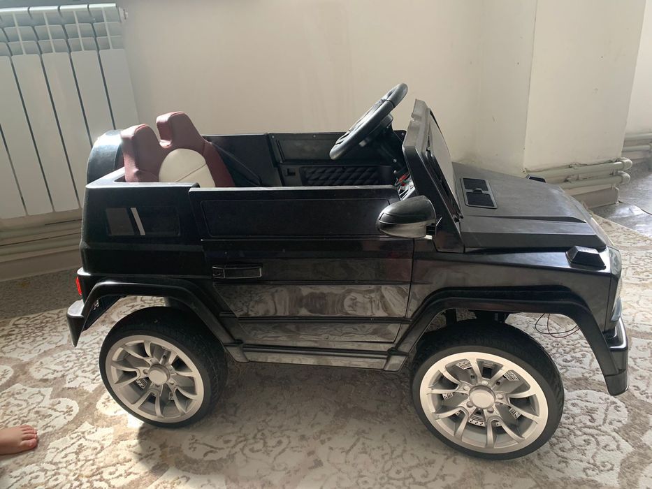 Детский электромобиль