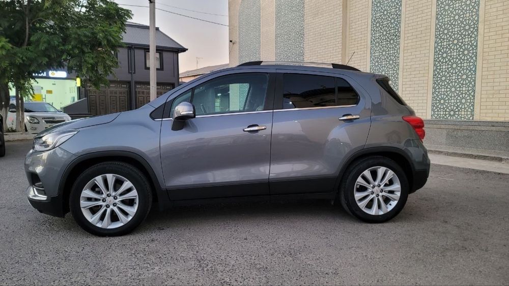 Treker 1 2020-yil 96800 km alo darajada
