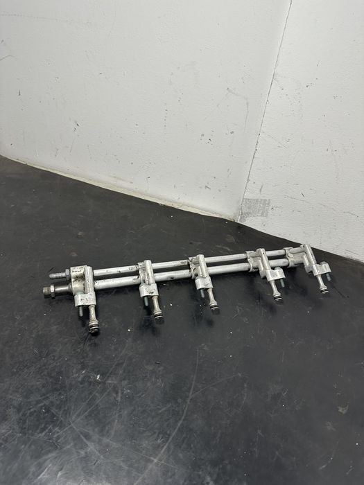 Rampa injectoare Volkswagen Vw Touareg 2.5 TDI T5 2.5 TDI BAC BPE