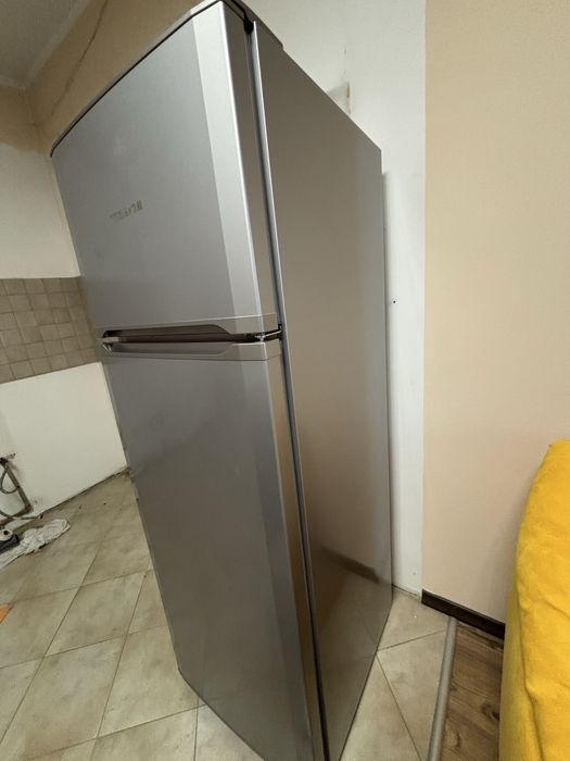 Хладилник Liebherr с горна камера