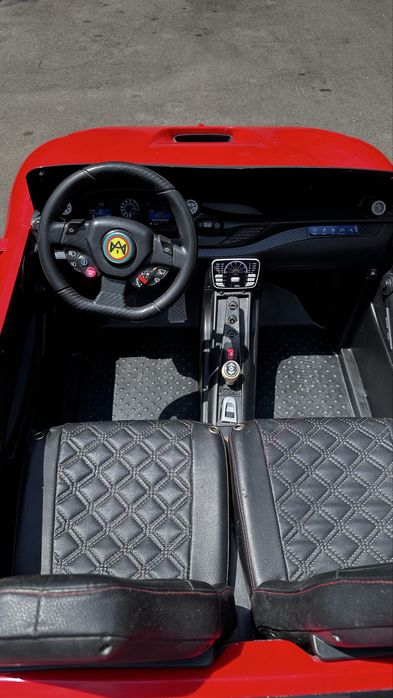 Продается машинка на пульте управления Ferrari