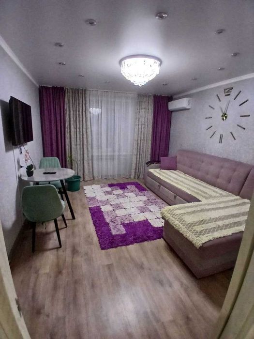 продается 2 комнатная в центре