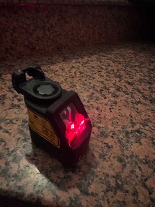 laser dewalt 2 linii