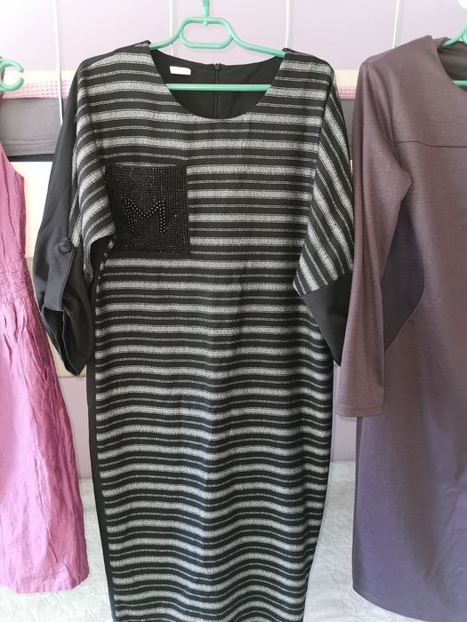 Продавам рокли М и L размери