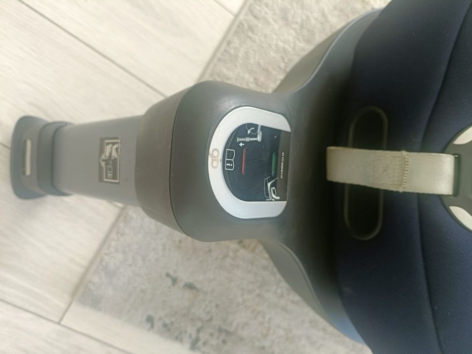 Vând scaun auto rotativ GB Vaya2 i Size