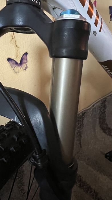 Furcă Fox F-Series RL 26" – Pe Aer (Gât Drept, Ax QR)