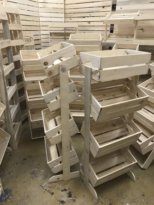 стелажи от дървени щайги за плод и зеленчук