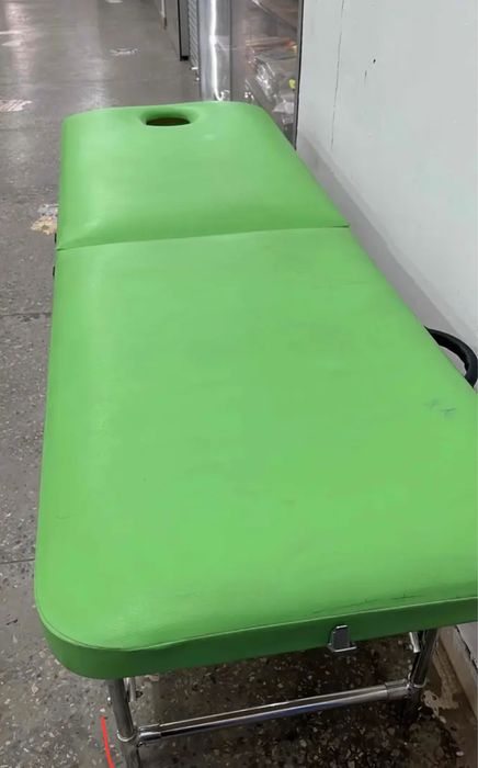 Продам массажную кушетку в хорошем состоянии