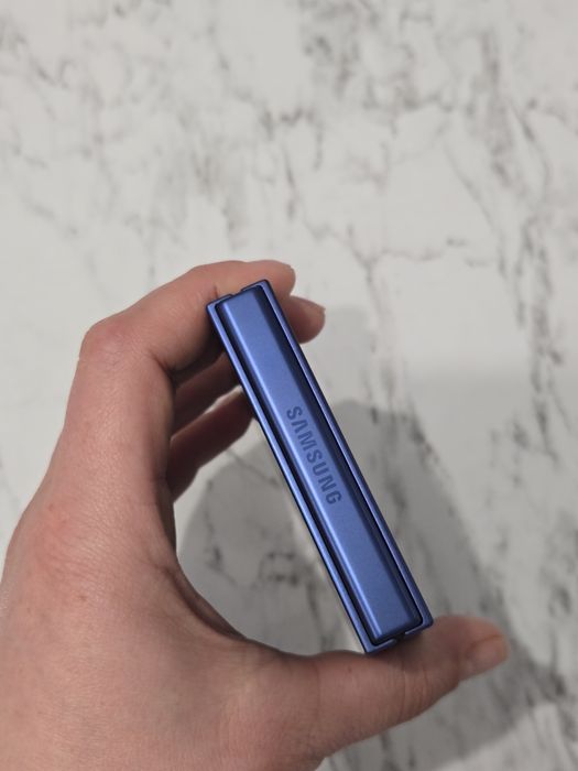 Vand/schimb Samsung Z Flip7 256gb