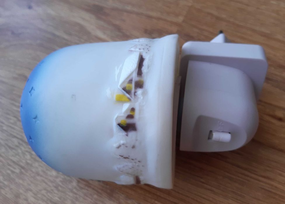 Lumina lampa de veghe