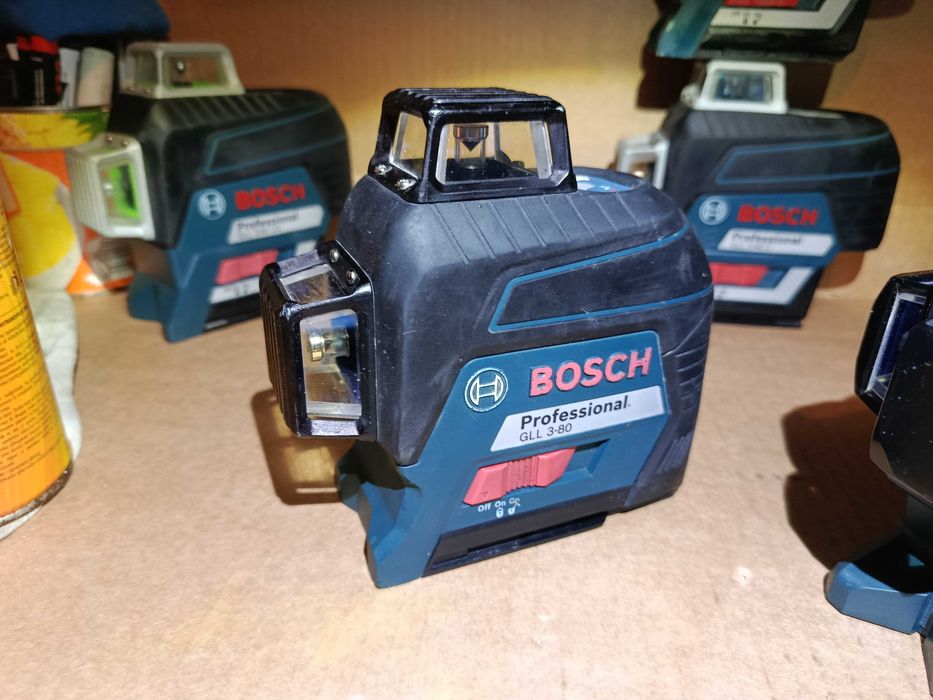 NIvela Laser BOSCH GLL 3-80 P G Boloboc pe 4x1.5V AA baterii