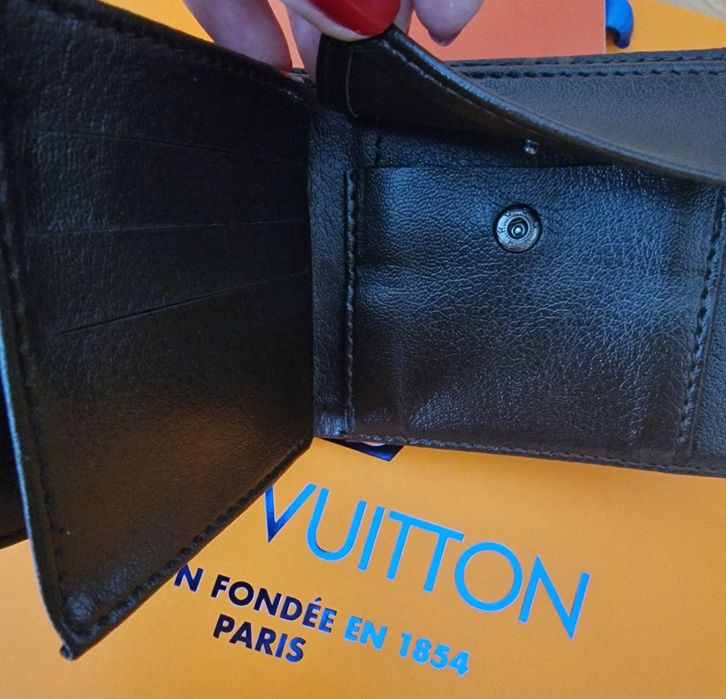 Portofele barbati Louis Vuitton/maro  si negru/cutie inclusa, logo metalic