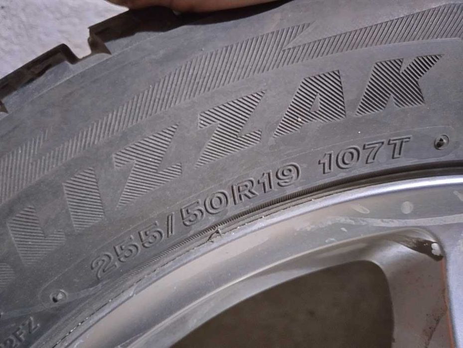 Зимни гуми с джанти за Мерцедес МЛ 255/50/19