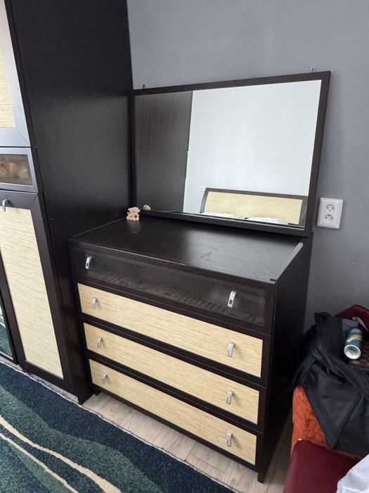 Продам спальный гарнитур