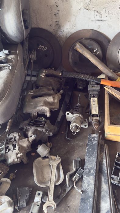 Продам запчасть мерседес 124