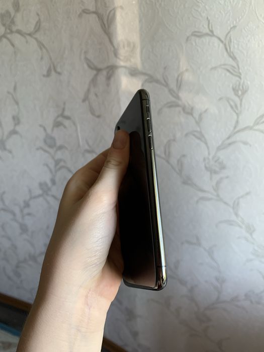 Продам iPhone X