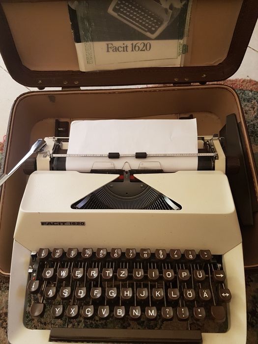 Masina de scris vintige Facit 1620 Suedia și mașini de cusut electrice