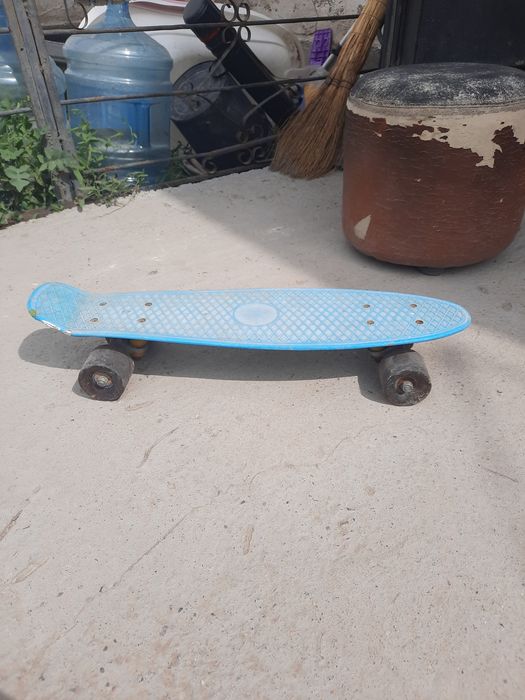 Продам пинеборд,самокат