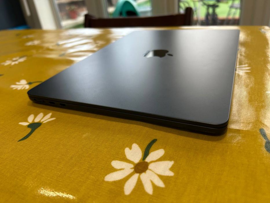 Apple MacBook Air 13” M2 (2022) 24GB RAM 512GB SSD