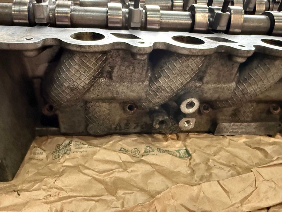 Engine head Volvo XC70 d5 D5244T10 (30777365-013)