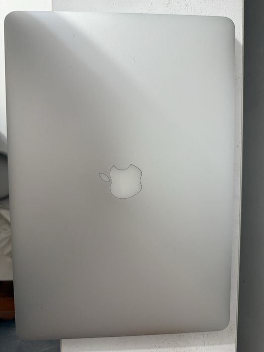 Macbook pro 15inch retina/i7/8/256