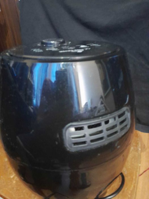 чисто нов фритюрник с горещ въздух (еърфрайър) Max Chef Oil Free Fryer