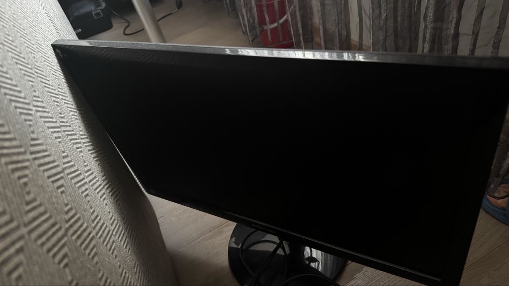 Монитор Samsung S24C390HL