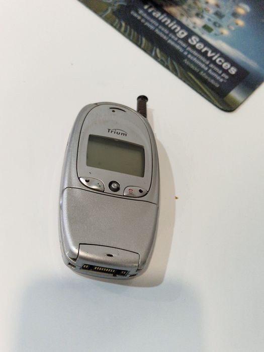 Telefon pentru colecție fara accesorii