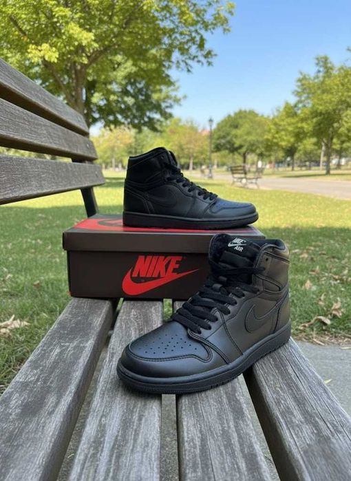 Air Jordan 1 High Triple Black - Sneakersi Premium