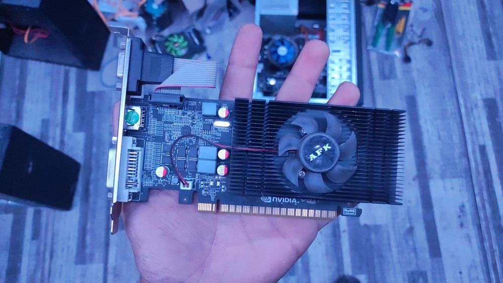 Gt 1030 2gb DDR5 sotiladi srochna