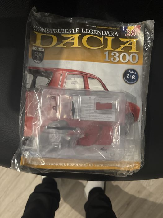 Vând reviste + piese „Construiește Legendara Dacia 1300” scara 1:8